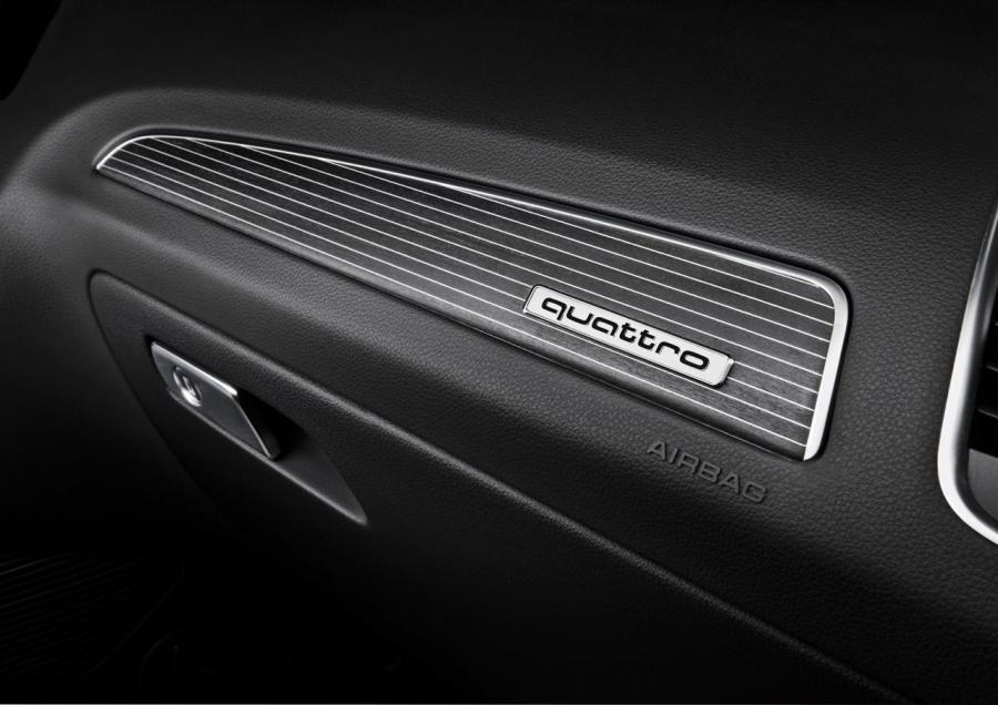 Детали интерьера Audi SQ5 TDI (8R) 2013 года  (WW) (фото 23 из 73)